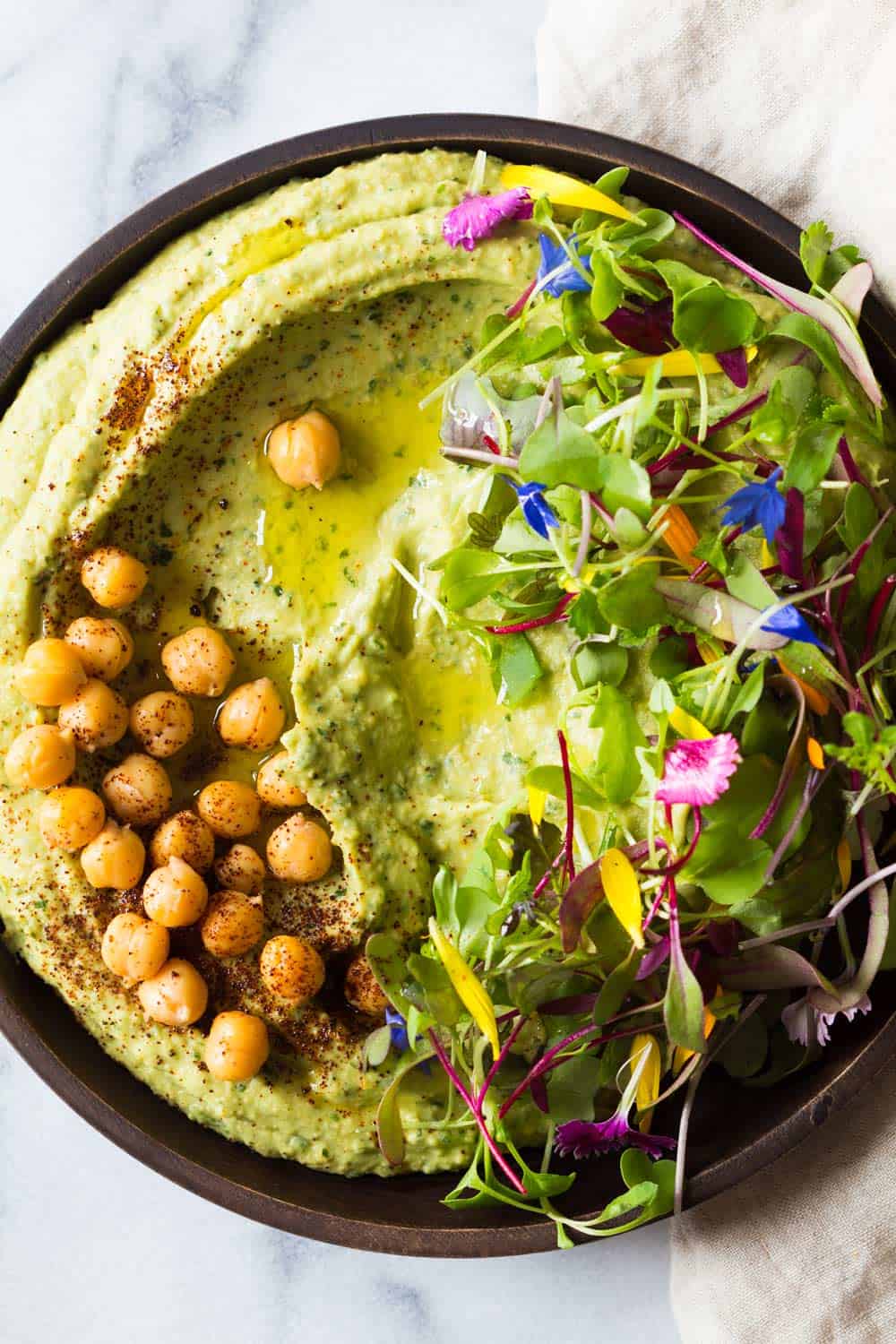 Spicy avocado hummus