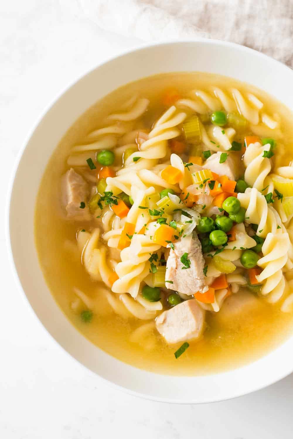 Easy Chicken Noodle Soup (Best Quick Recipe) - Fifteen Spatulas